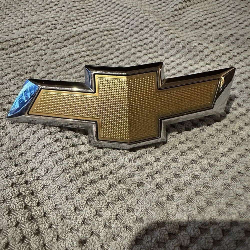 CHEVY VOLT GOLD GRILLE BOWTIE EMBLEM 2016-2019 OEM GM 23382552